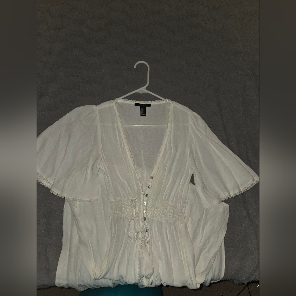 White Maxi TOP with Button Details - Picture 3 of 4